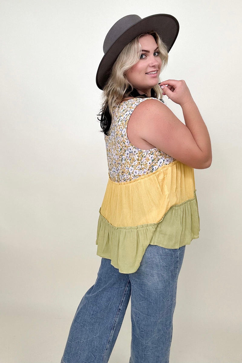 Gigio Floral Color Block Tiered V-Neck Top