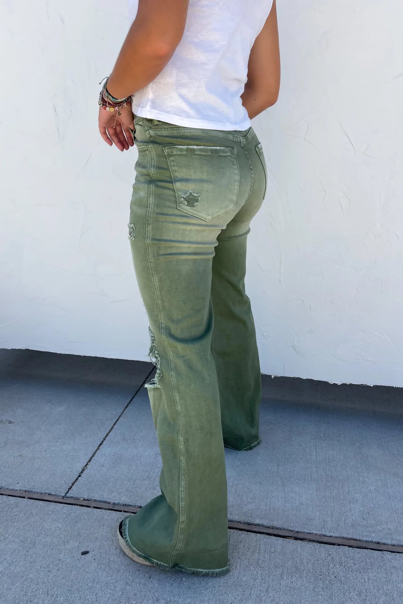 BLAKELEY DISTRESSED COLORED JEANS